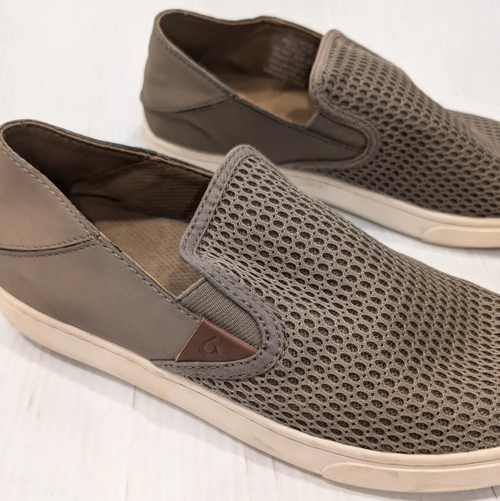 OLUKAI Pehuea tan green slip-on sneakers loafers size 8.5